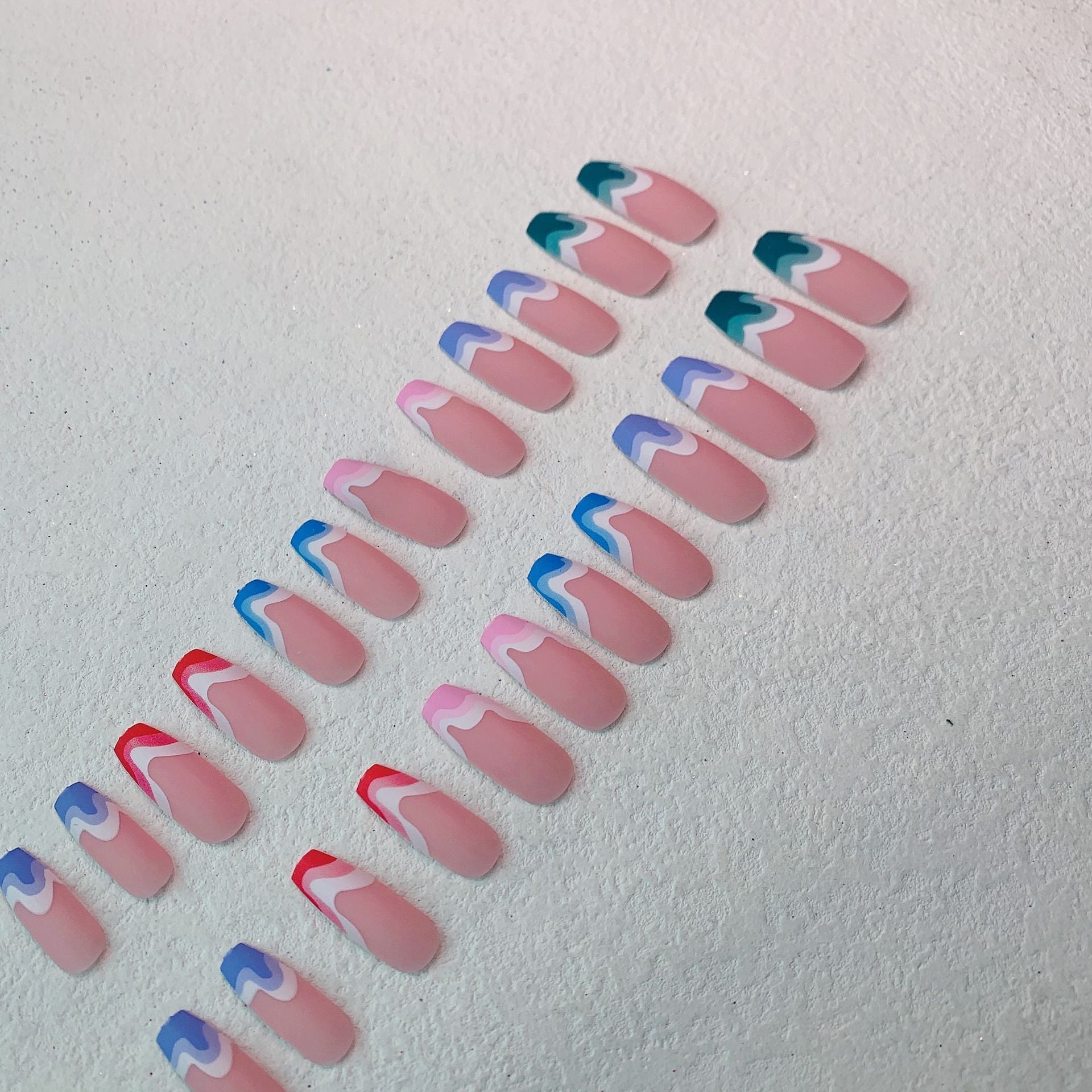 Women's Wavy Pattern Ballet Nail Set in Multiple Colors