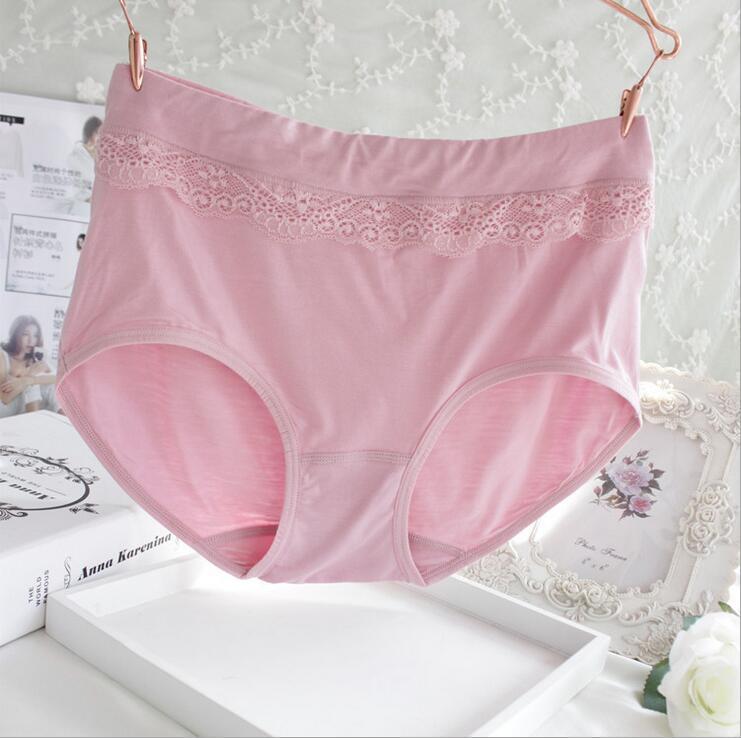 Panty de haute hauteur à volants en dentelle