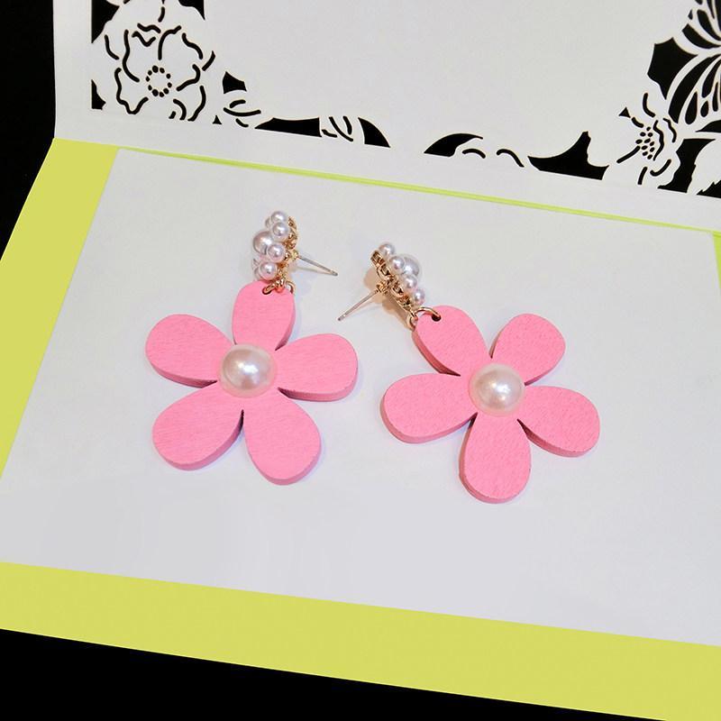 Pink Pearl Daisy Flower Earrings