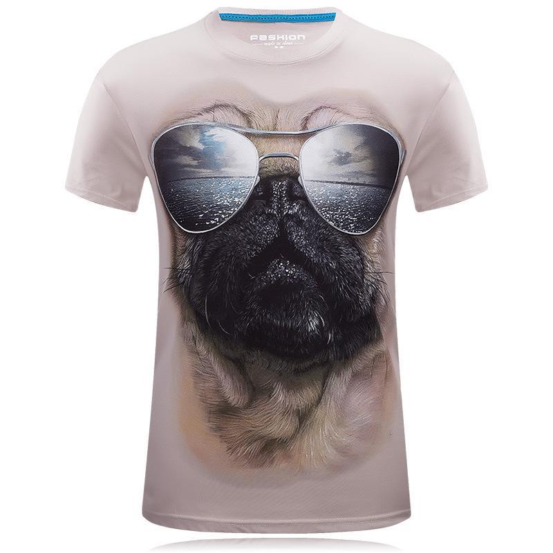 Pug con sfumature camicia da faccia sciocca