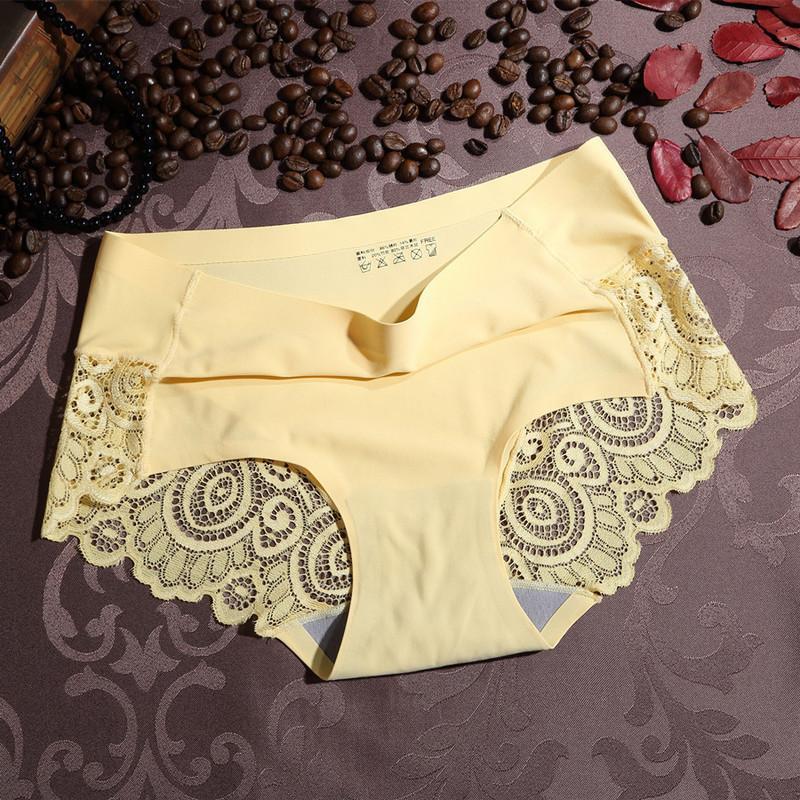 Panty hipster liscio del culo di pizzo